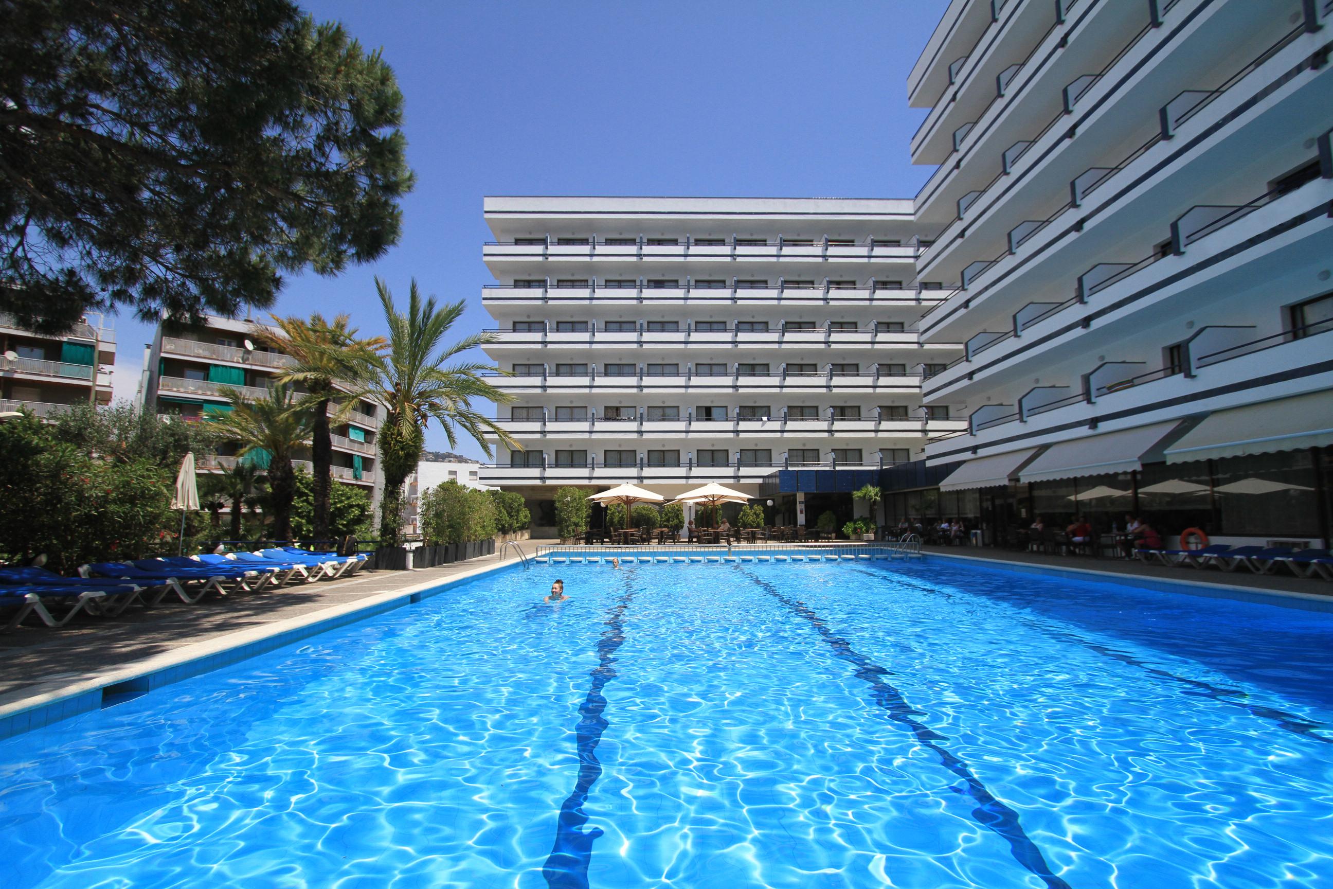 Hotel Gran Garbi & Aquasplash Лорет де Мар Екстериор снимка