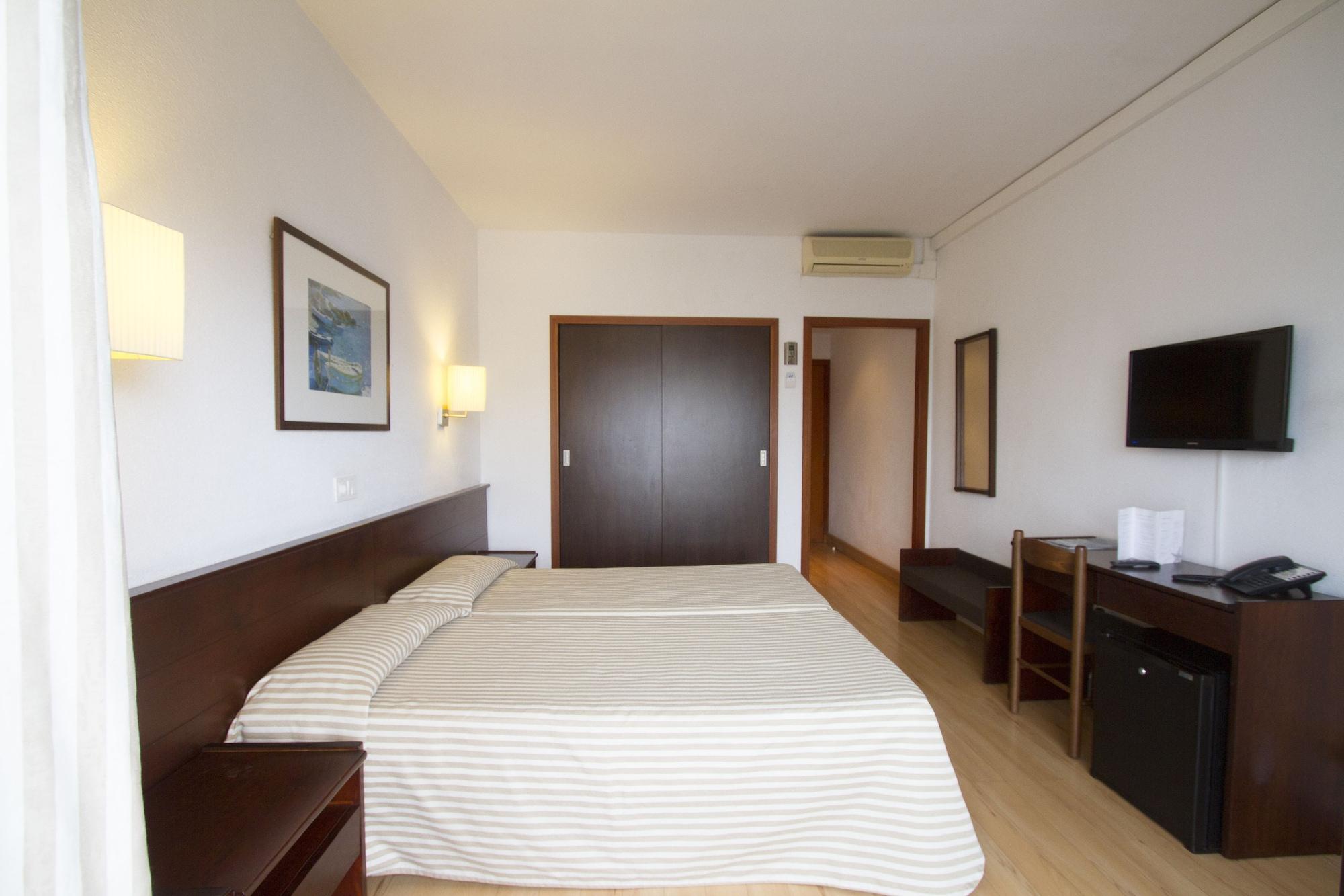Hotel Gran Garbi & Aquasplash Лорет де Мар Екстериор снимка